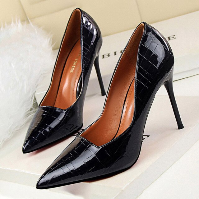xakxx Fashion Women Pumps Patent Leather High Heels Shoes Women Stiletto Wedding Shoes Women Heels Plus Size 41 42 43