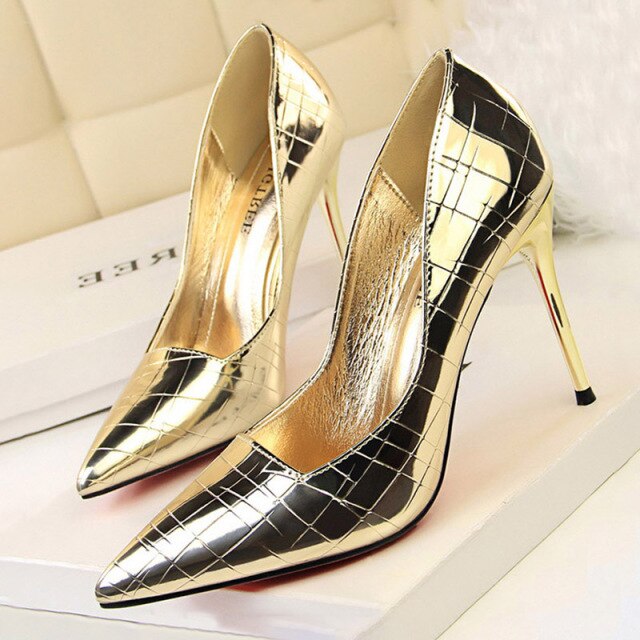 xakxx Fashion Women Pumps Patent Leather High Heels Shoes Women Stiletto Wedding Shoes Women Heels Plus Size 41 42 43
