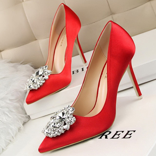 Kitten Heels Metal Rhinestones Woman Pumps Wedding Shoes High Heels Shoes Yellow Beige Black Shoes Sexy Party Shoes